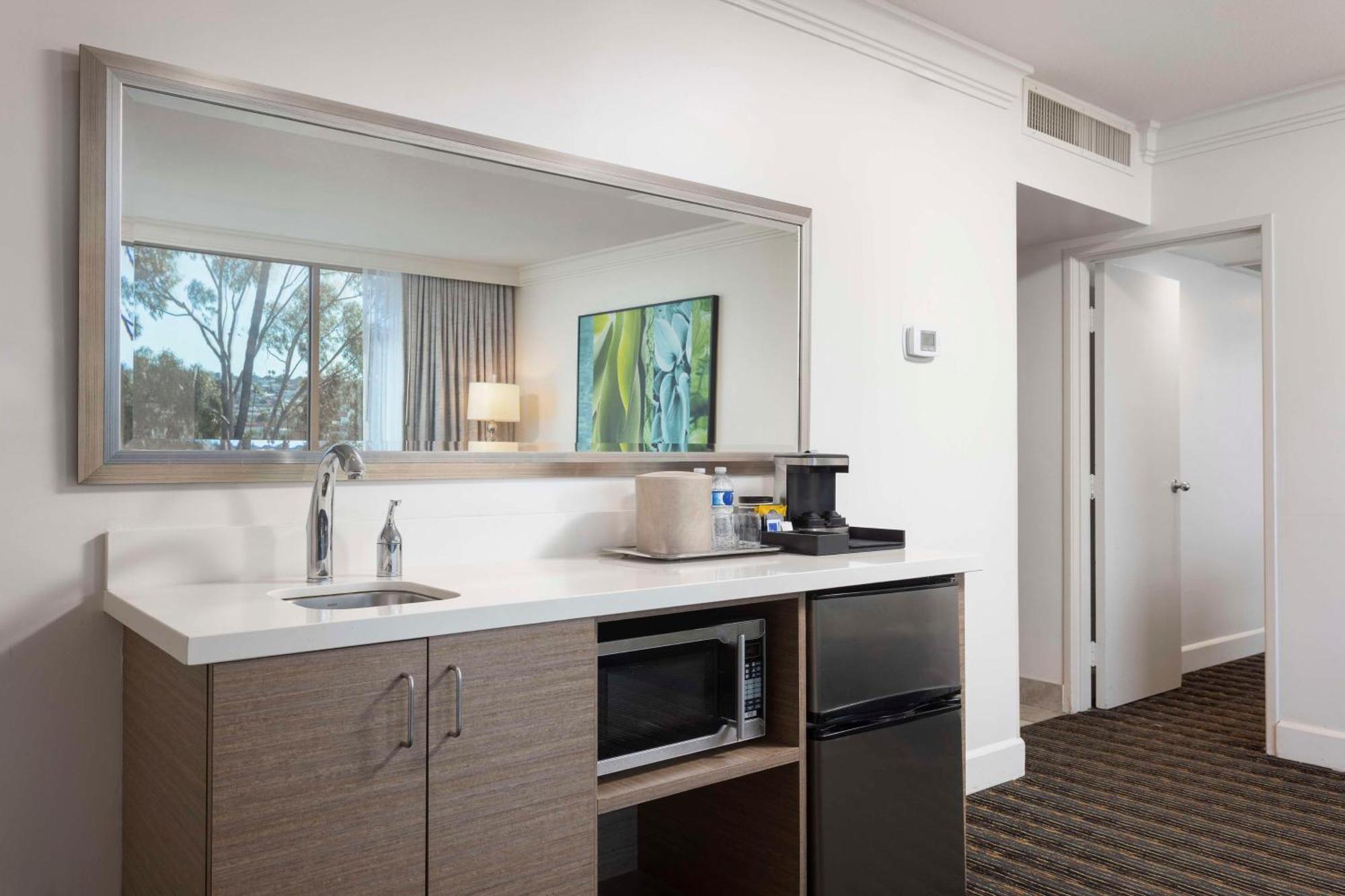 Doubletree By Hilton San Diego Bayside Экстерьер фото